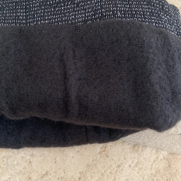 Juncture knit cap Women’s NWT Wool blend, fleece lined. Black/ silver. OS - Picture 2 of 4
